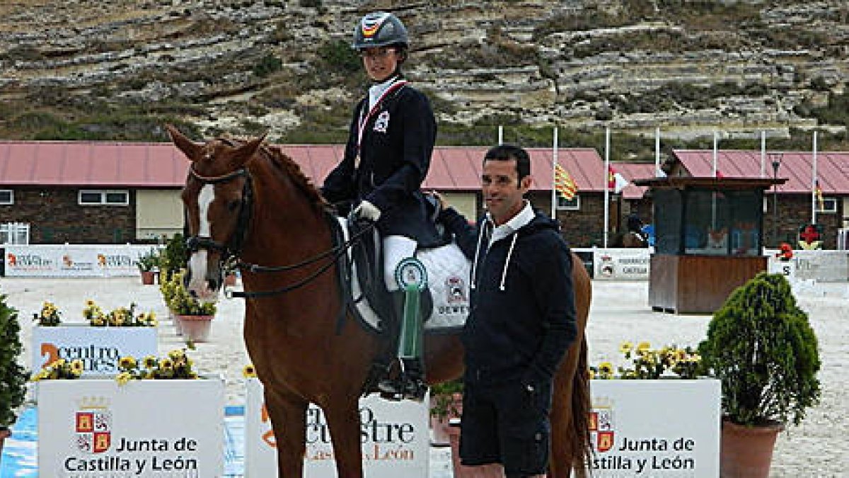 Ciara Natividad logró el bronce en categoría juvenil. -