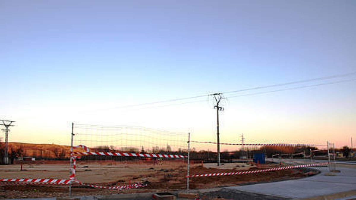 Estado en el que se encuentran las obras de la nave nido. / JAVIER SOLÉ-