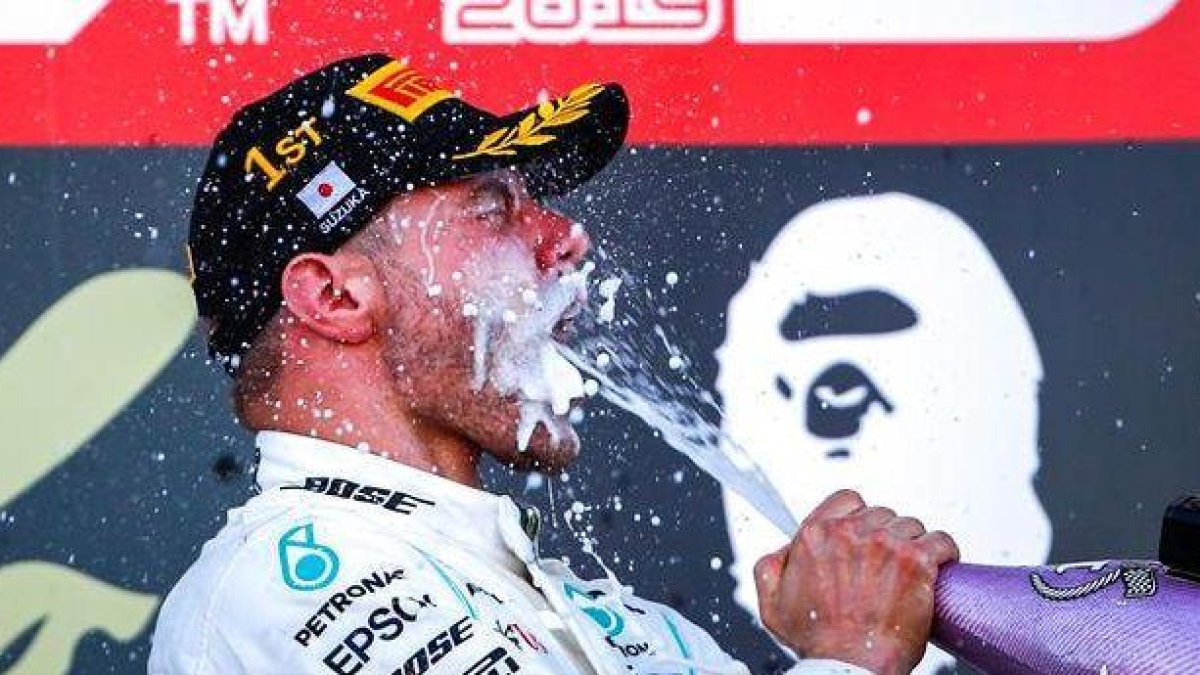 Bottas celebra su triunfo.-EFE / EPA / DIEGO AZUBEL
