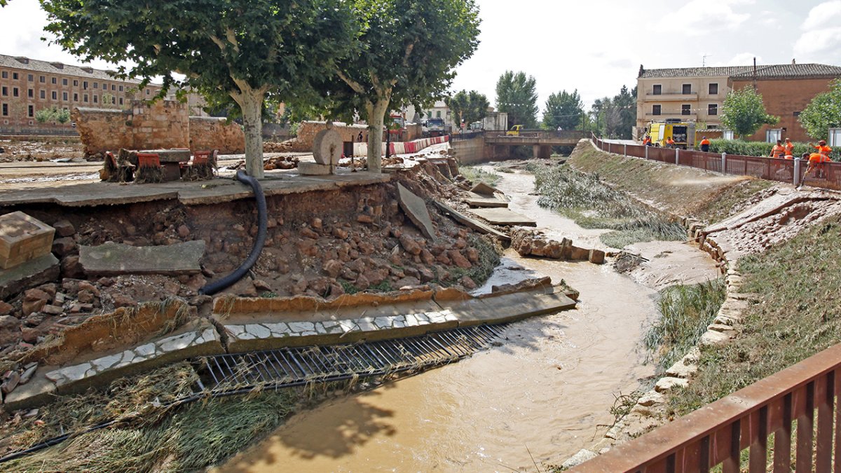 Destrozos causados por la riada en Santa María de Huerta - MARIO TEJEDOR