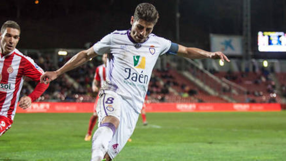 Juanma Espinosa durante un encuentro de esta temporada con el Real Jaén. / IDEAL DE JAÉN-