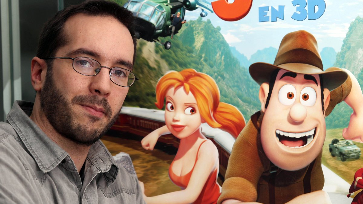El realizador de cortos de animacion Enrique Gato junto a 'su' Tadeo Jones. HDS