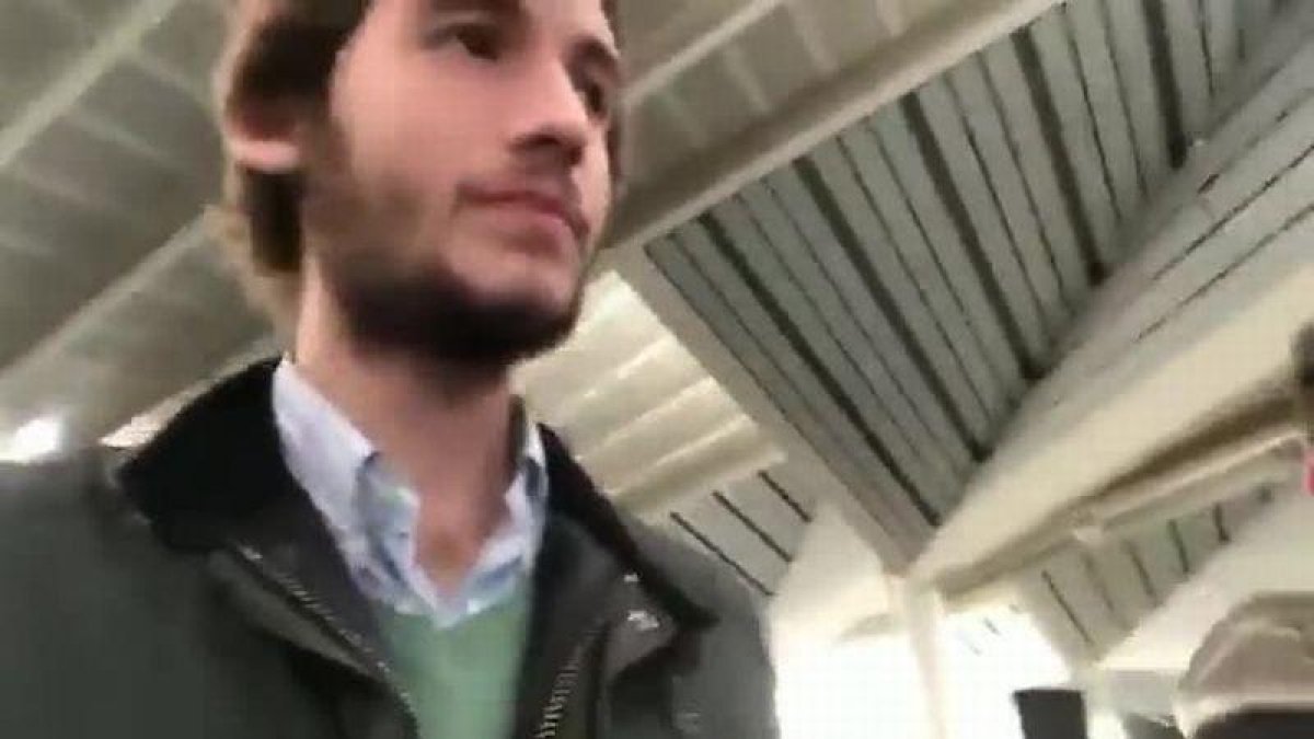 Dos ultraderechistas acosan a Willy Toledo en Atocha.-EL PERIÓDICO