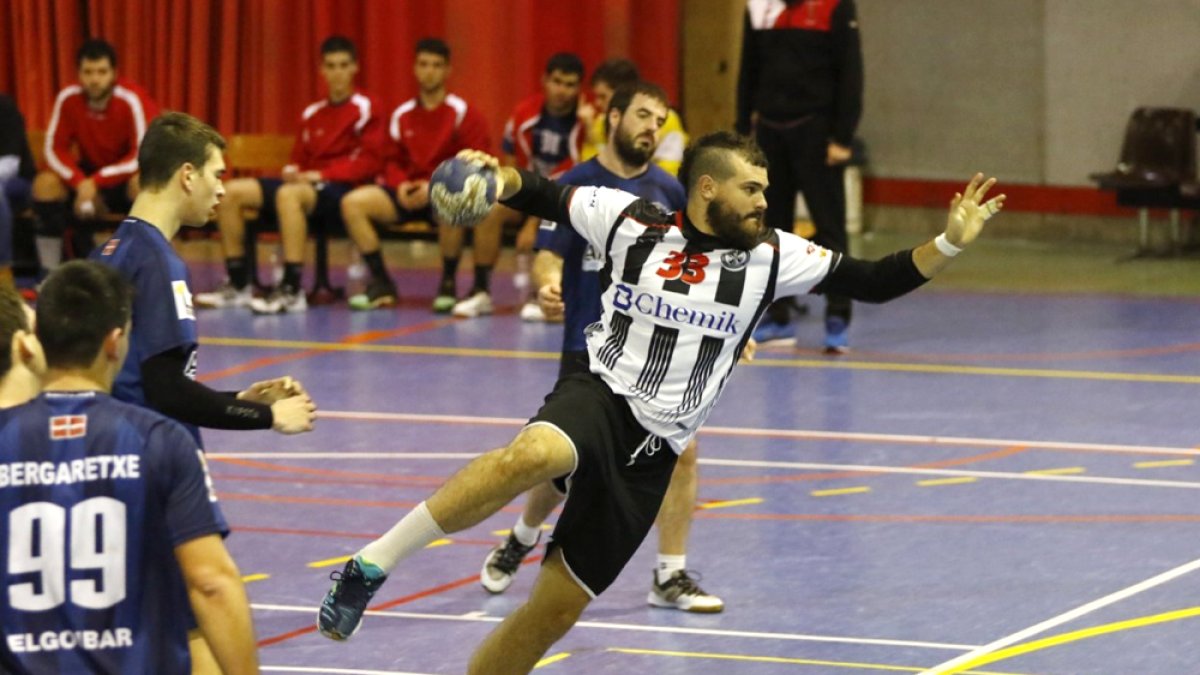 Pablo Sánchez, en un partido con el BM Dominicos de Zaragoza. BM SORIA