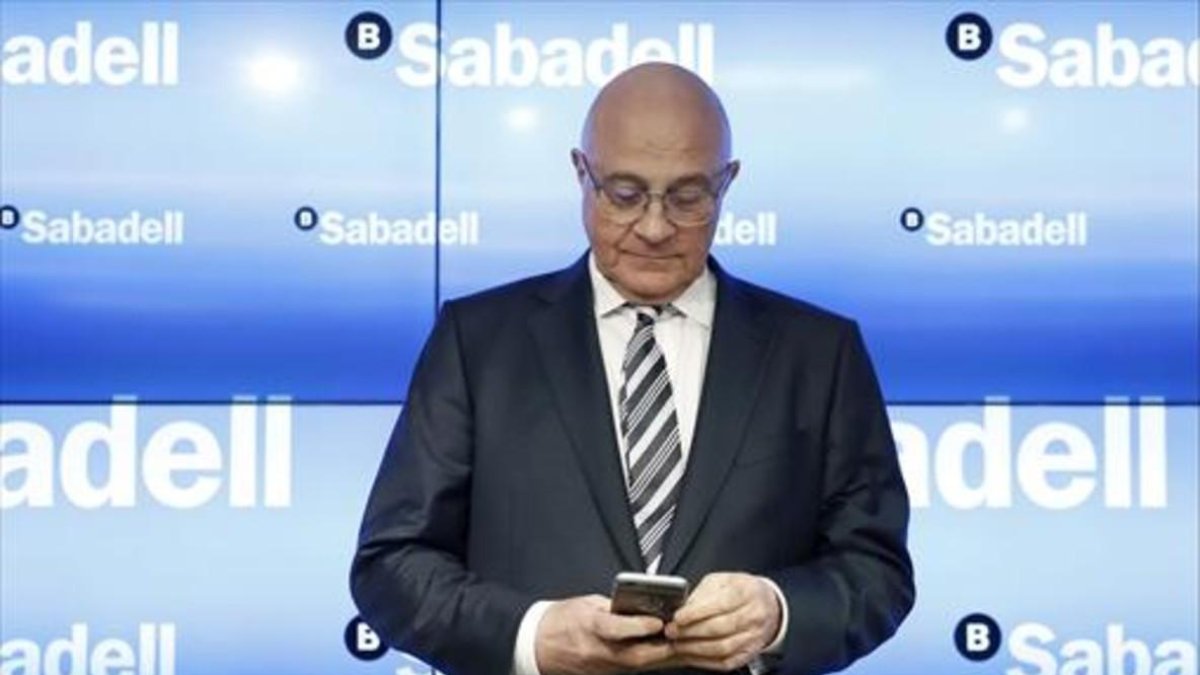 Josep Oliu, presidente del Banc Sabadell. /-EFE / ANDREU DALMAU