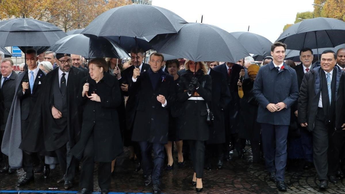 Grupo de dirigentes mundiales hoy en los Campos Eliseos-LUDOVIC MARIN (AFP)