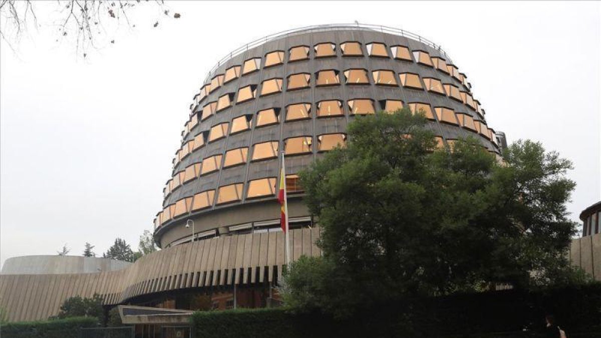 El edificio del Tribunal Constitucional, en Madrid.-EFE / BALLESTEROS
