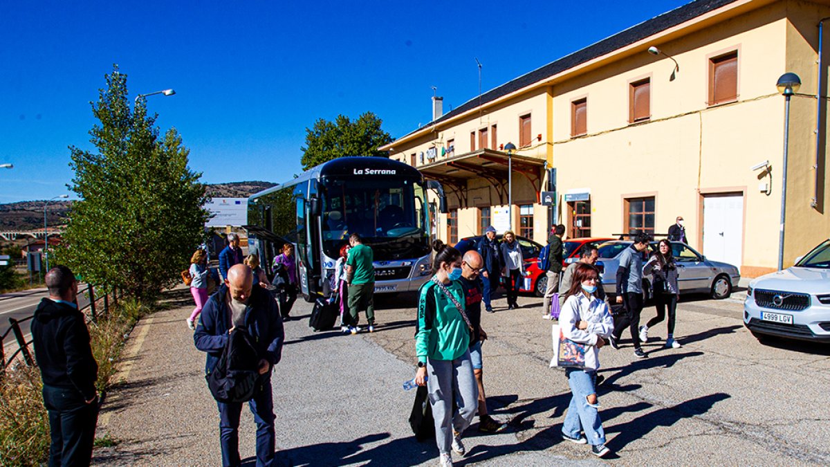 El autobús está realizando el servicio de la Soria-Torralba desde el mes de octubre. MARIO TEJEDOR