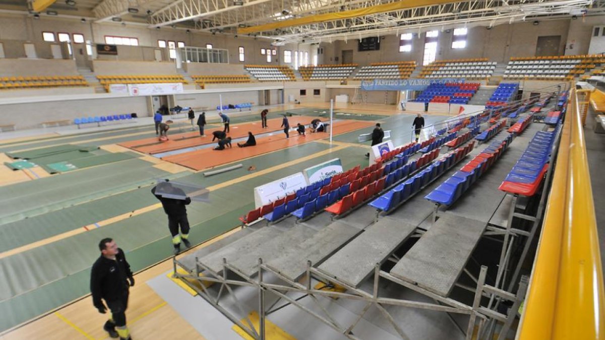 El pabellón de Los Pajaritos va tomando forma para que el viernes por la tarde arranque la Copa del Rey.-Valentín Guisande
