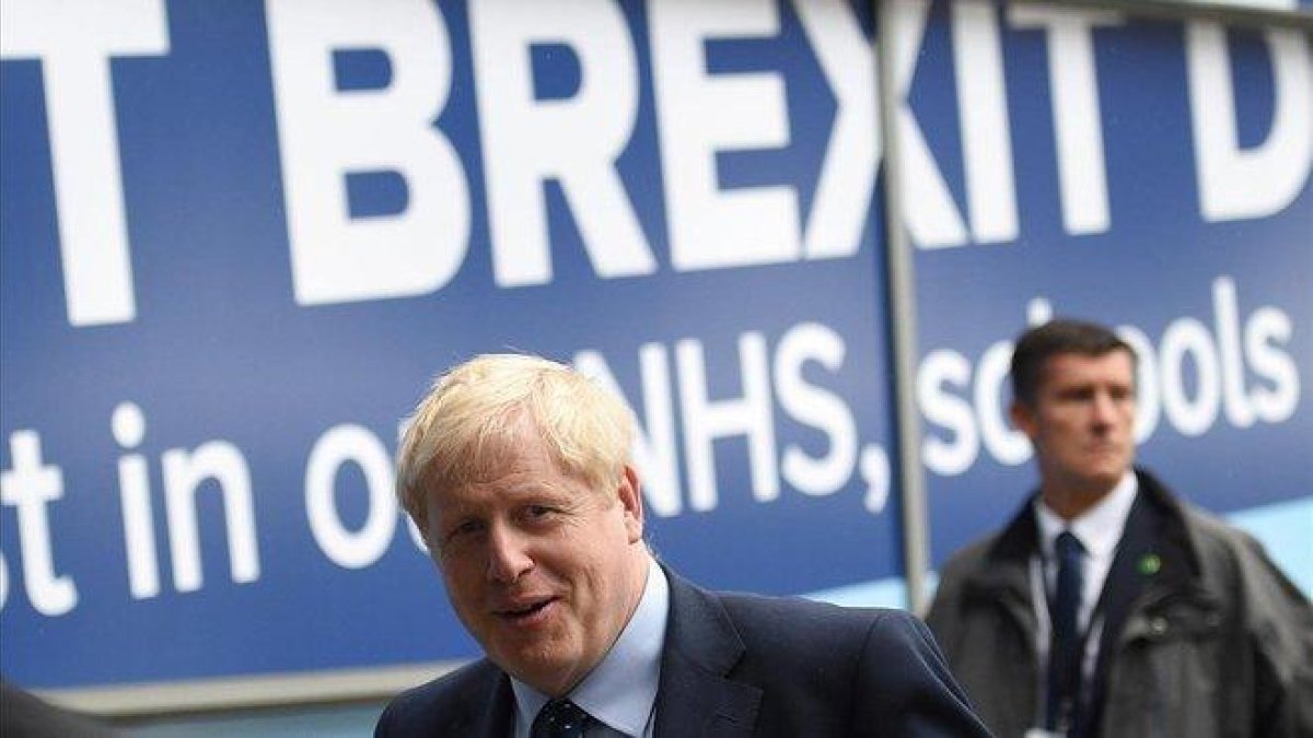 El primer ministro británico, Boris Johnson, llega a la conferencia ’tory’ en Manchester, este domingo.-OLI SCARFF (AFP)