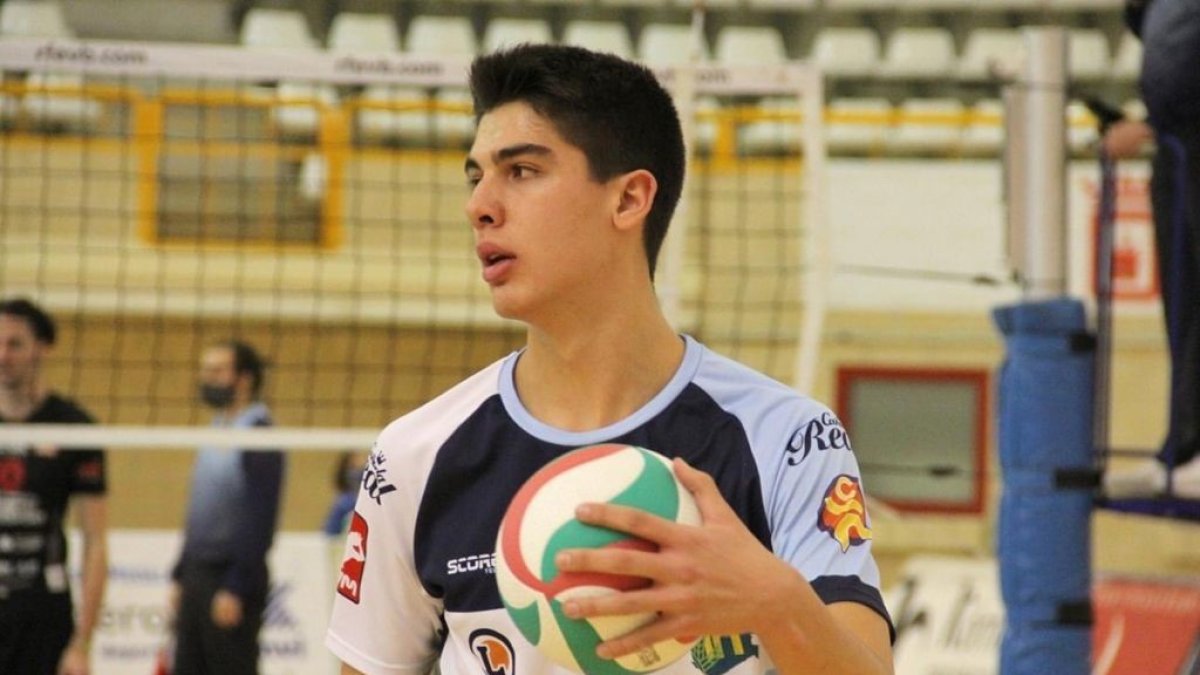 Lucas Lorente en un partido de esta temporada con el Río Duero. HDS