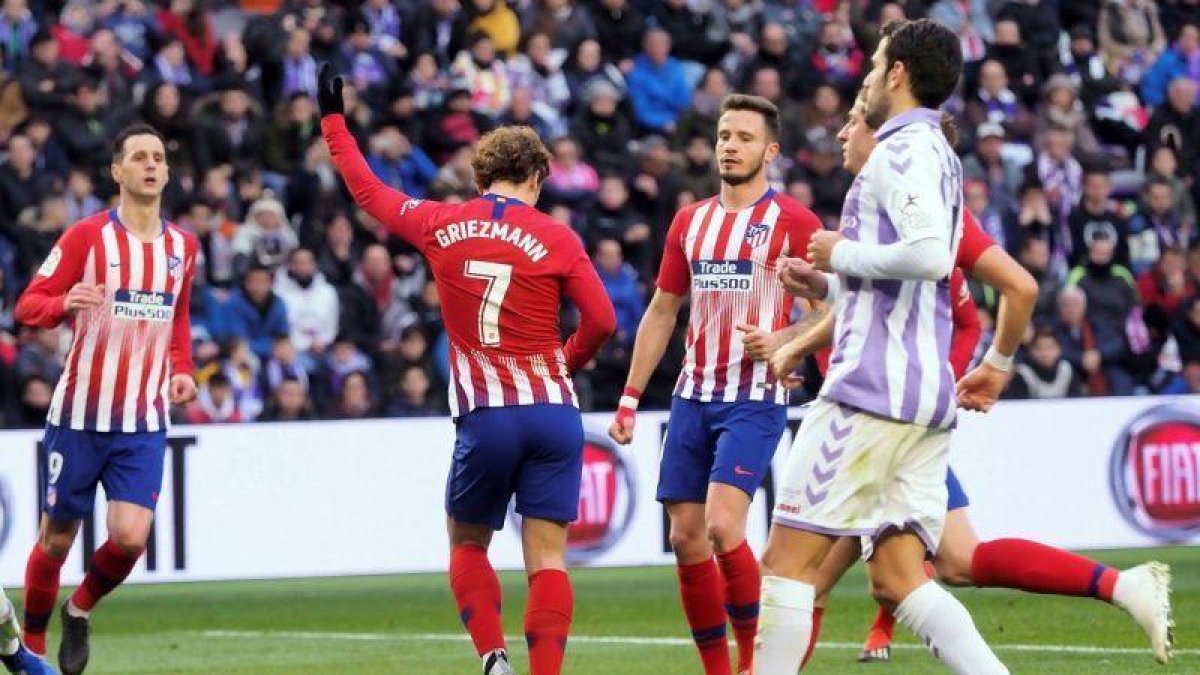 Griezmann celebra uno de sus goles en Valladolid.-EFE