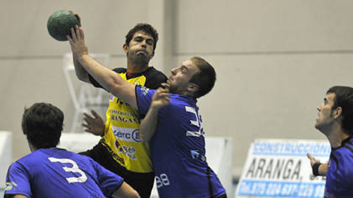 Al Aranga no se le dan bien los partidos en Canarias. / Diego Mayor-