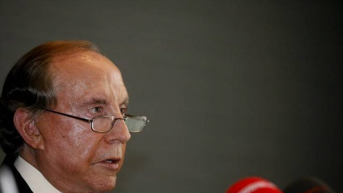 José María Ruiz Mateos, durante una rueda de prensa en Pozuelo de Alarcón, en el 2011.-EFE/VICTOR LERENA