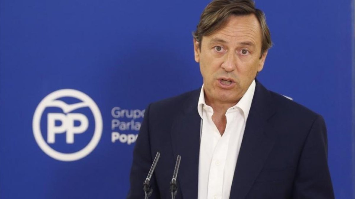 El portavoz del PP en el Congreso, Rafael Hernando, en una rueda de prensa /-PACO CAMPOS (EFE)