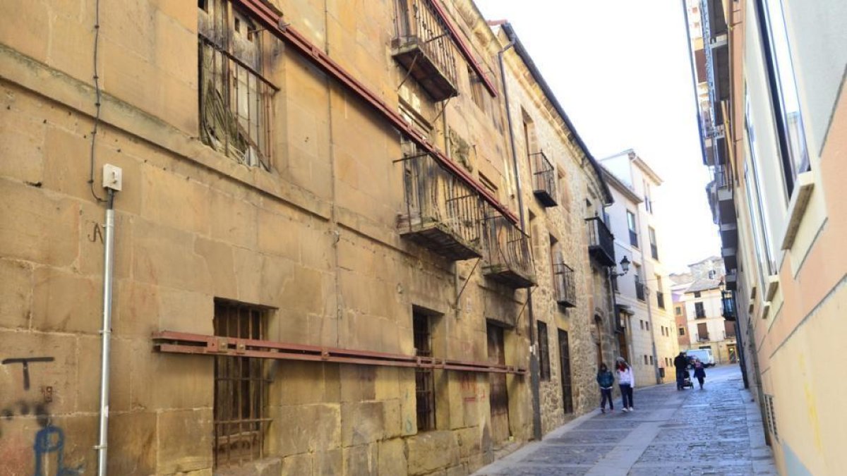 Edificios antiguos en el Casco Viejo de Soria.-VALENTÍN GUISANDE