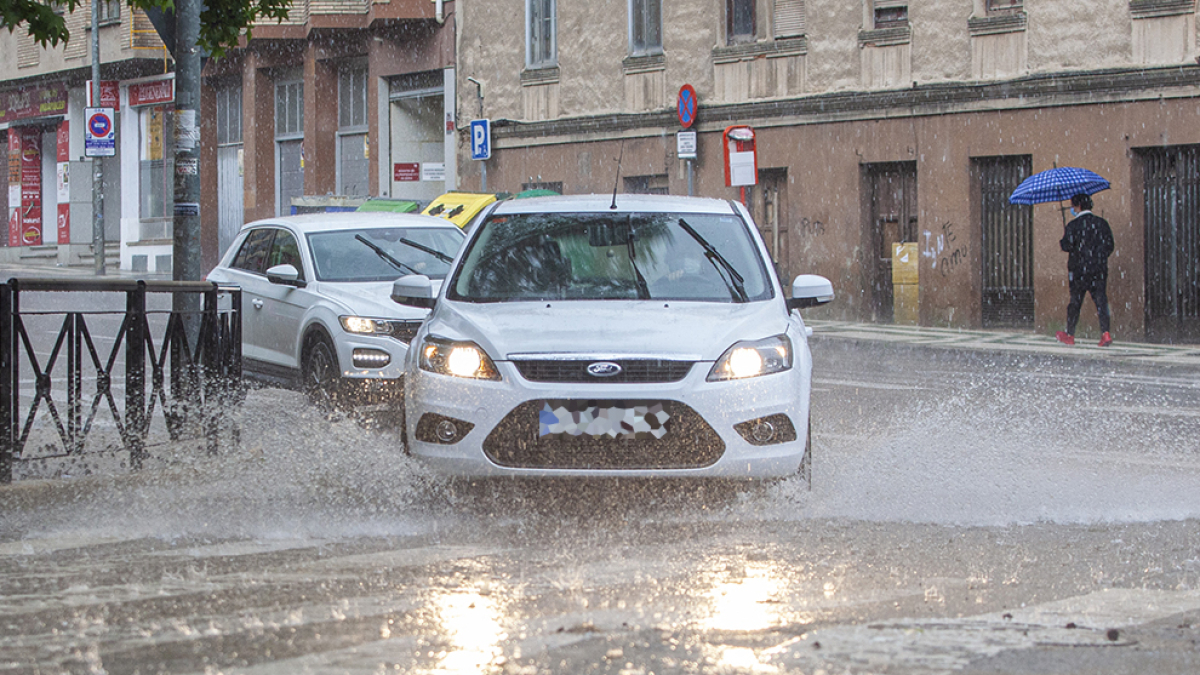Una tarde de lluvias copiosas en Soria en una imagen de archivo. MARIO TEJEDOR