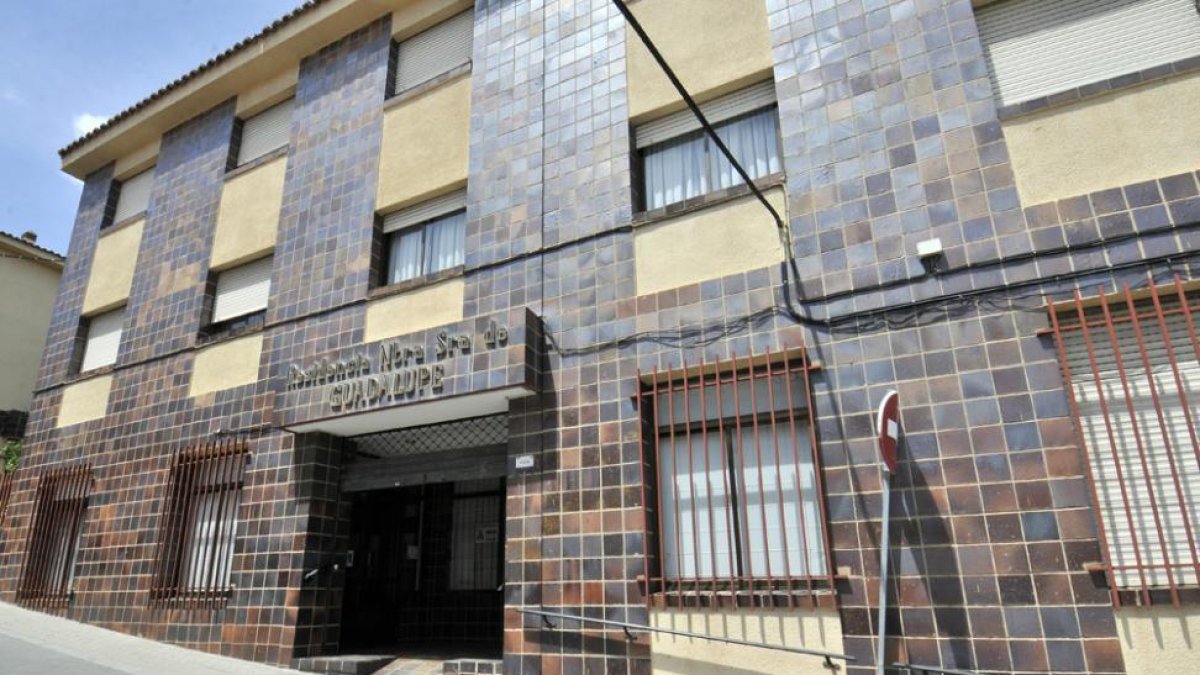 Residencia de Almazán.-V.G.