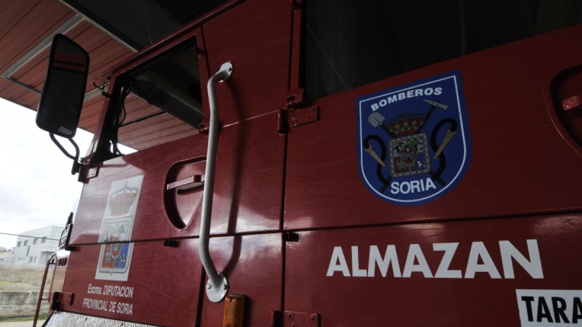 Maquinaria del parque de bomberos de Almazán en una imagen de archivo.-HDS