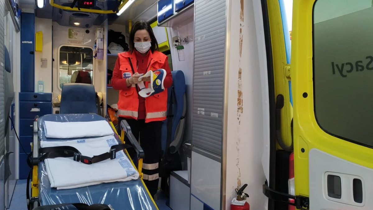 Mónica Machín en la ambulancia.-HDS