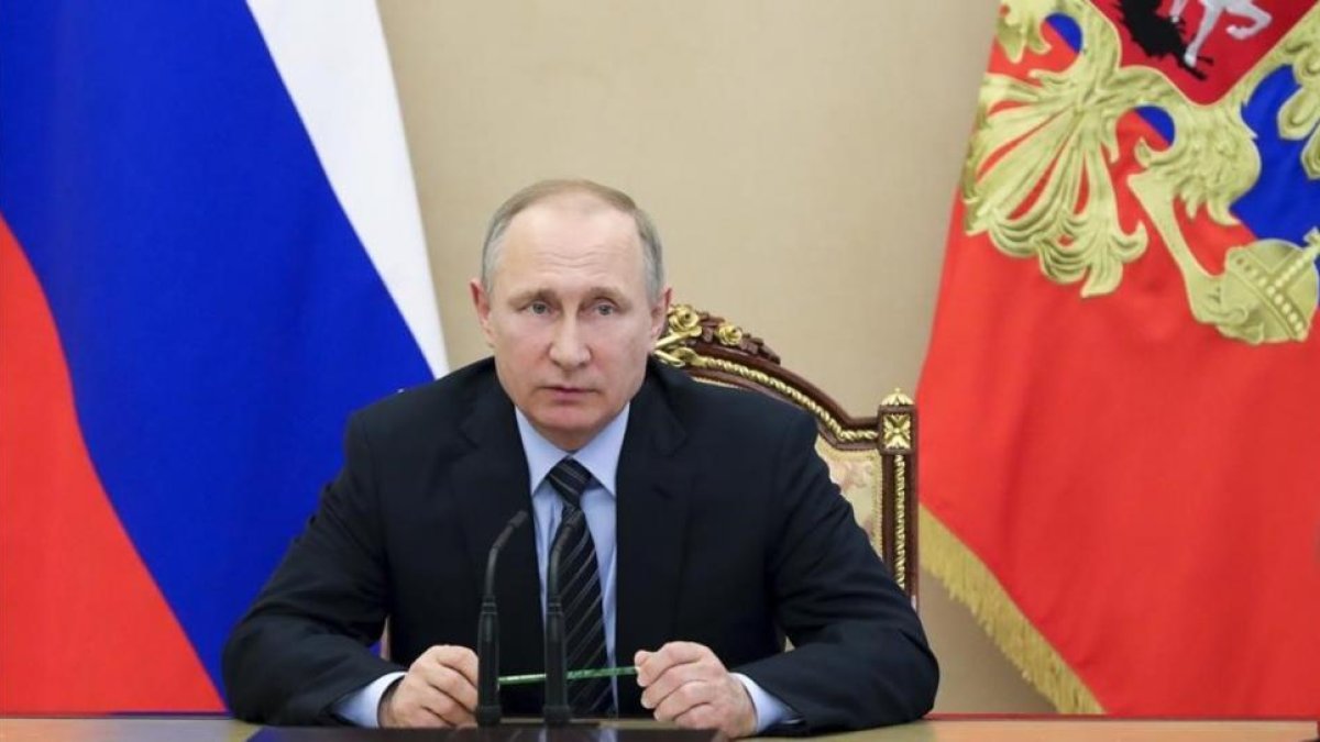 Putin, tras una reunión de su consejo de seguridad, en Moscú, el 5 de mayo.-MIKHAIL KLIMENTYEV