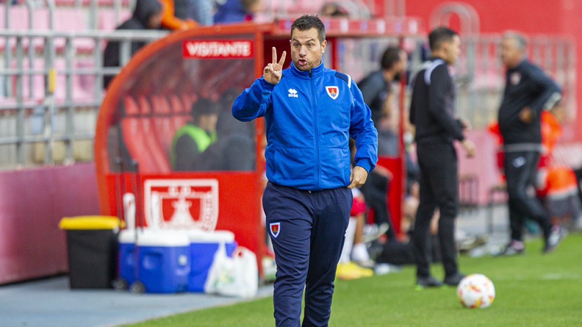 Diego Martinez satisfecho con los dos goles de su equipo. MARIO TEJEDOR