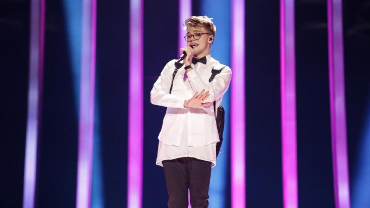 El cantante de la República Checa Mikolas Josef, durante los ensayos de su actuación en el Festival de Eurovisión, en Lisboa.-/ PERIODICO
