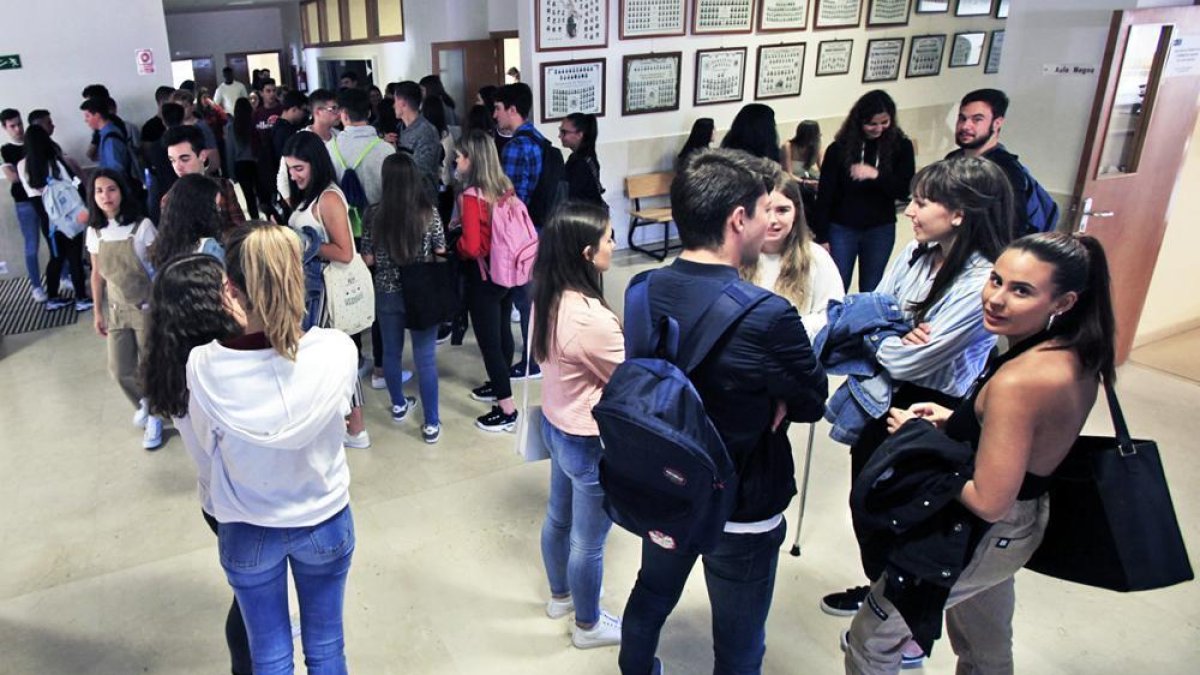Los universitarios comienzan las clases-Mario Tejedor