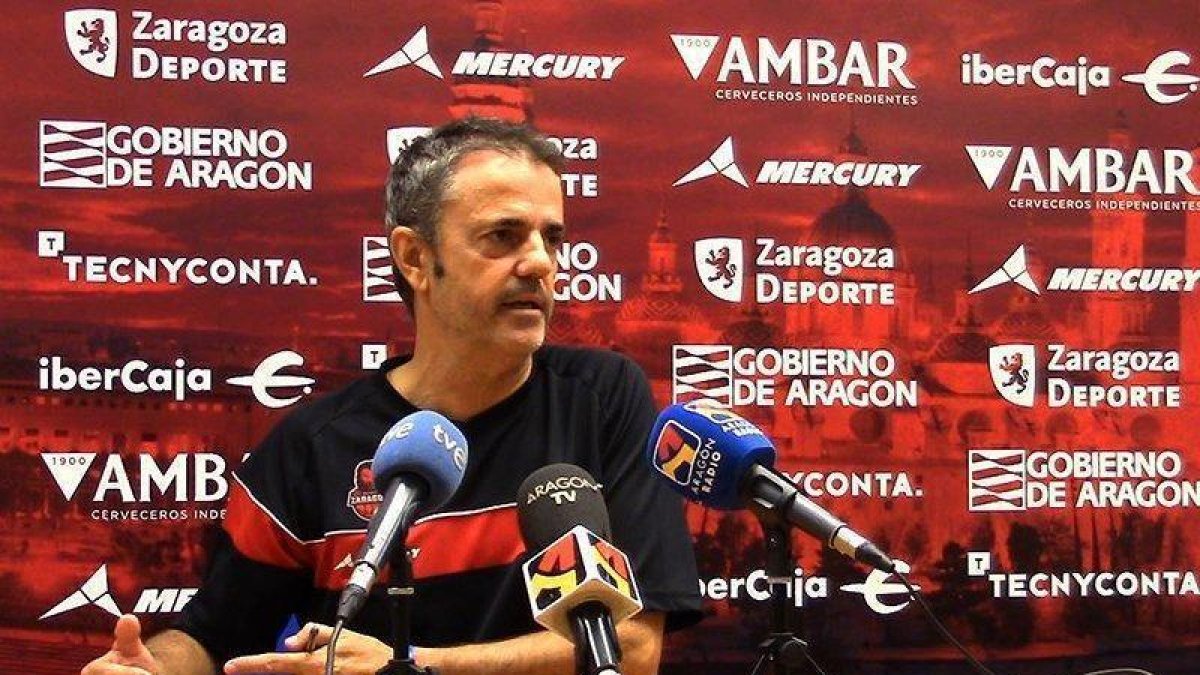 Fisac durante una rueda de prensa.-TECNYCONTA ZARAGOZA