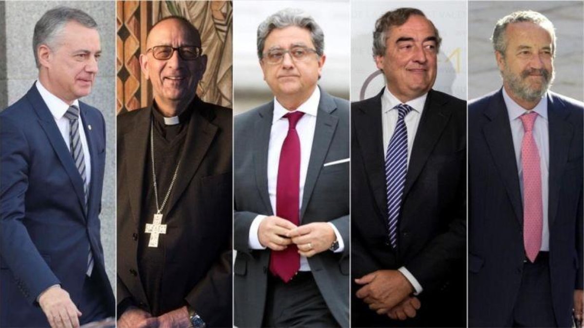 De izquierda a derecha, Íñigo Urkullu, Juan José Omella, Enric Millo, Juan Rosell y Pedro Arriola.-EL PERIÓDICO