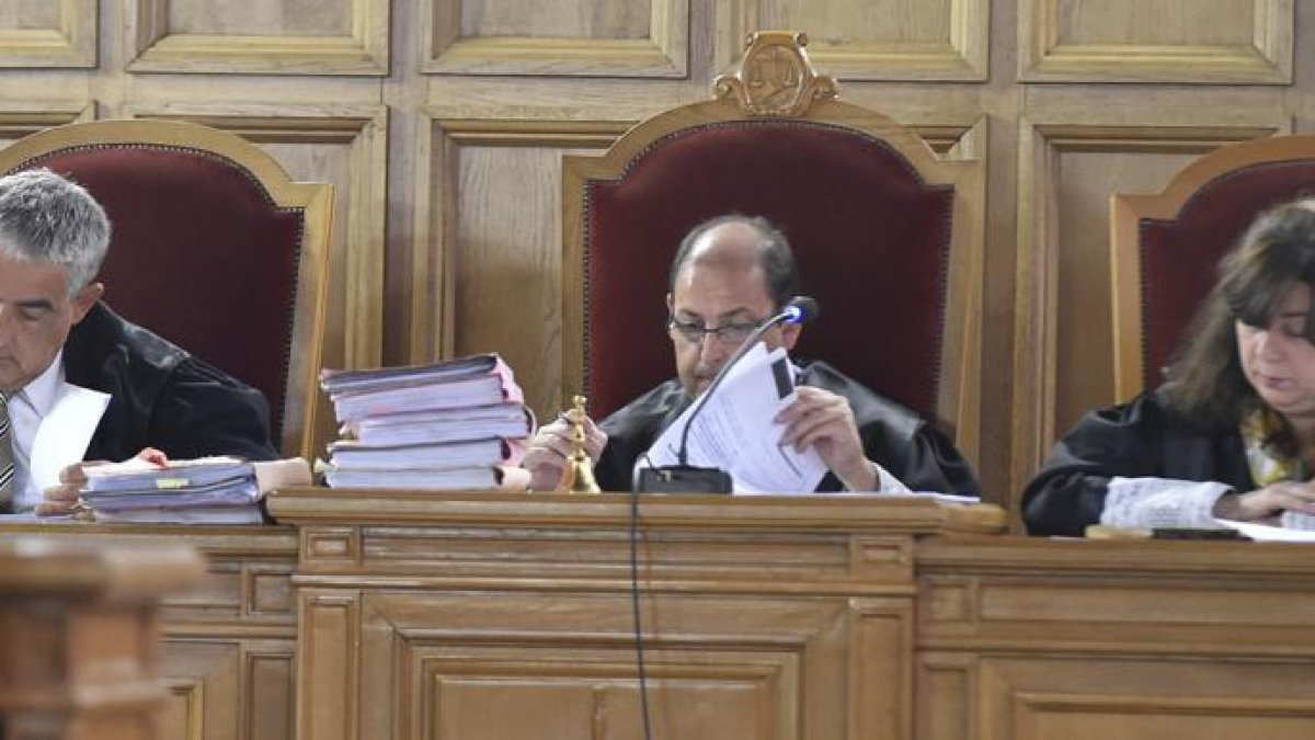 Magistrados de la Audiencia Provincial de Soria durante un juicio celebrado el pasado martes.-VALENTÍN GUISANDE