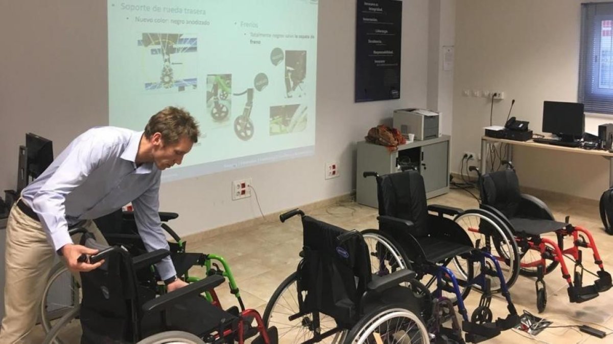 Exposición de productos de Invacare.-EL PERIÓDICO