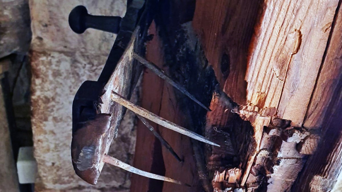 Cerradura forzada en la iglesia de la Virgen del Rivero.-A.H.