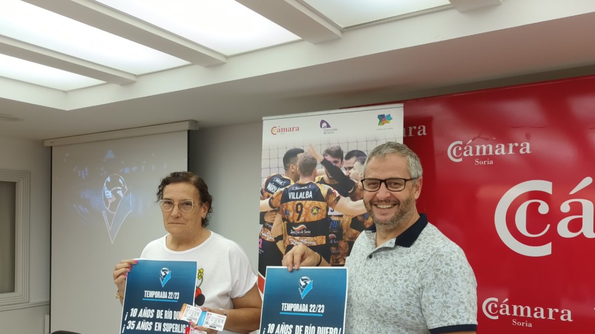 Marisa Romero y Alfredo Cabrerizo en la presentación de la campaña de abonos del Río Duero. T. RECIO