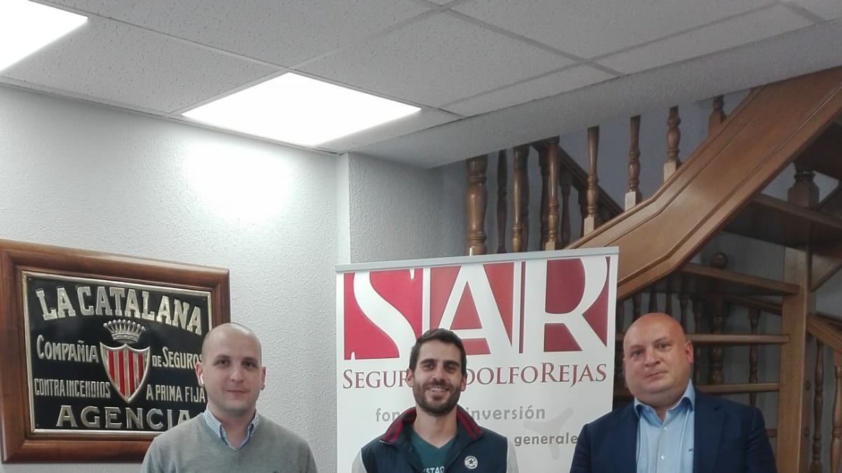 Alfonso y Adolfo Rejas junto con Víctor Orte, en el centro de la imagen. HDS