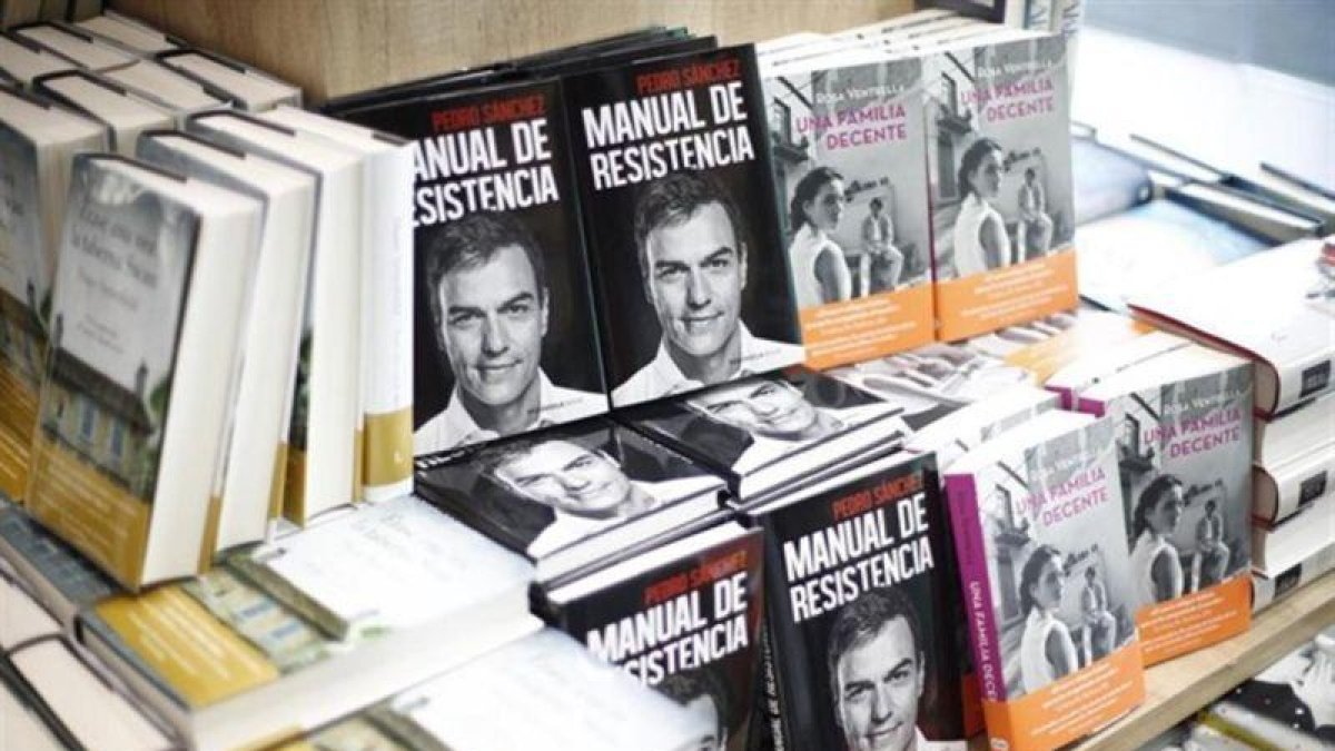 Manual de Resistencia, el libro de Pedro Sánchez.-EDUARDO PARRA (EUROPA PRESS)