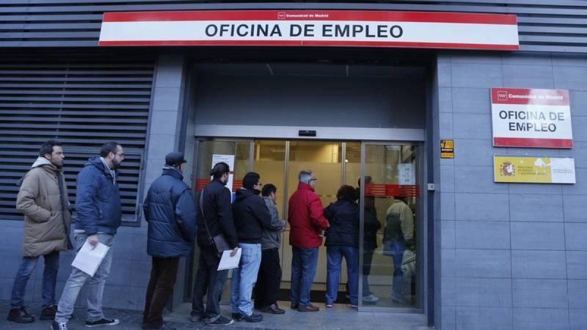 Oficina de empleo-AGUSTÍN CATALÁN