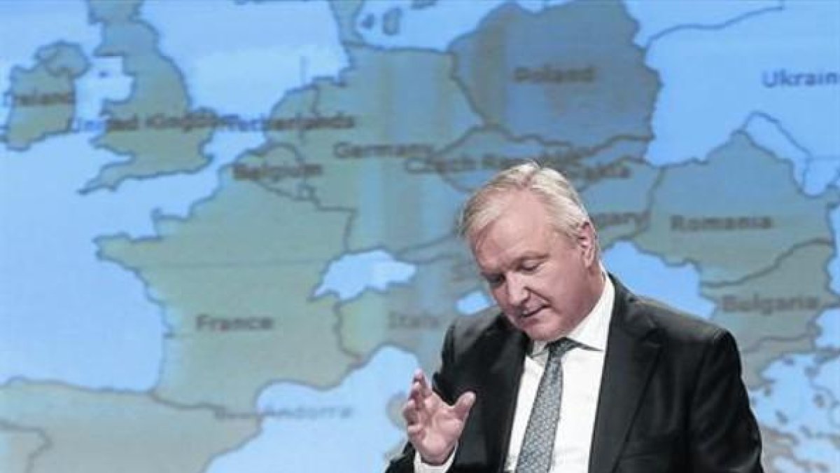 El excomisario de Asuntos Económicos y Monetarios Olli Rehn.-EFE/ OLIVIER HOSLET