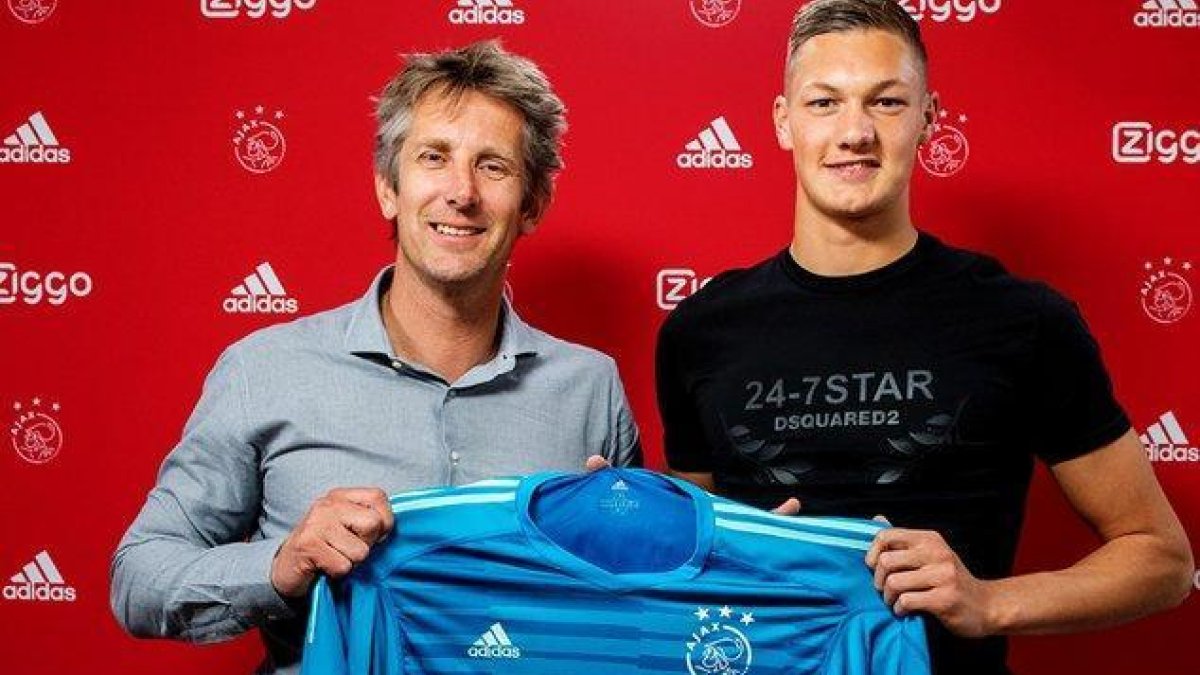 Kjell Scherpen junto a Edwin Van der Sar.-AJAX