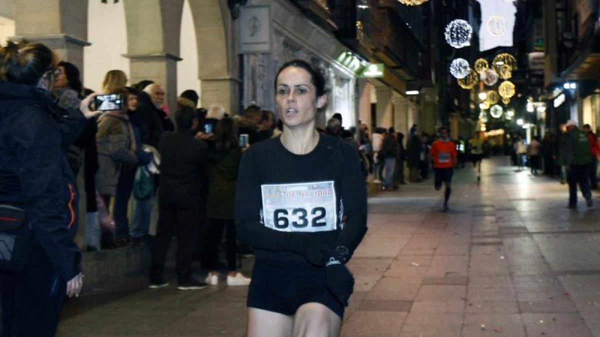 Elisa Hernández será reconocida como la atleta que más veces ha ganado la Carrera de Navidad.-Luis Ángel Tejedor