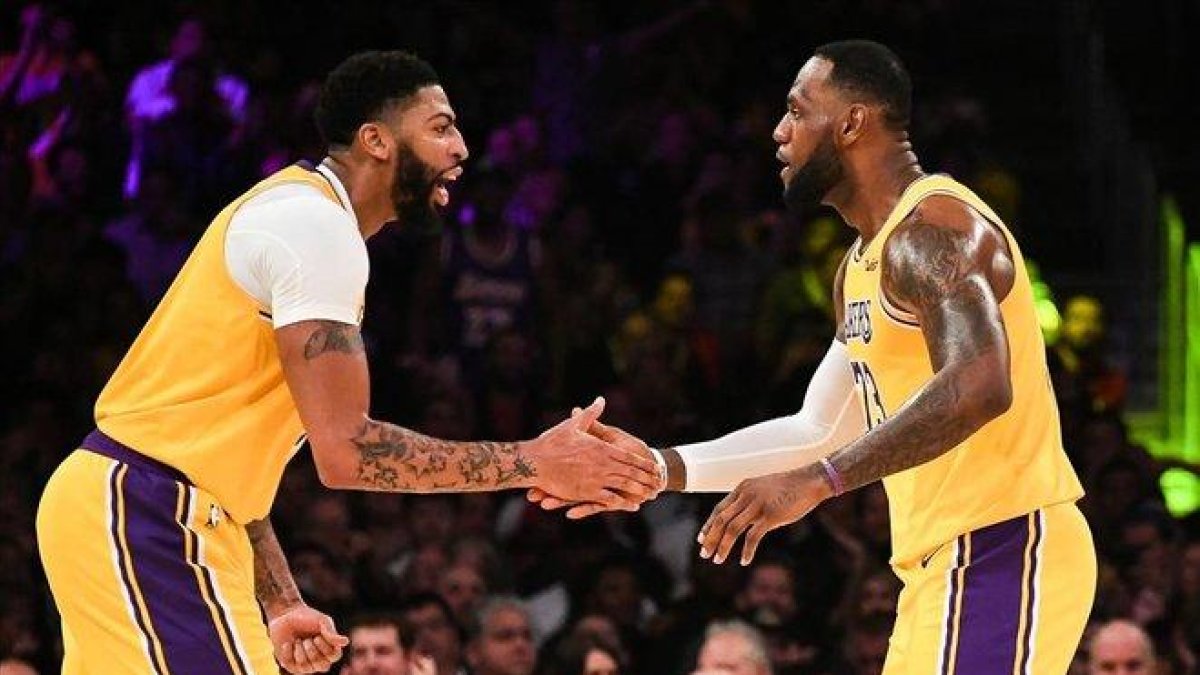 Anthony Davis celebra con Lebron James una de sus canastas.-RICHARD MACKSON (USATODAY SPORTS)