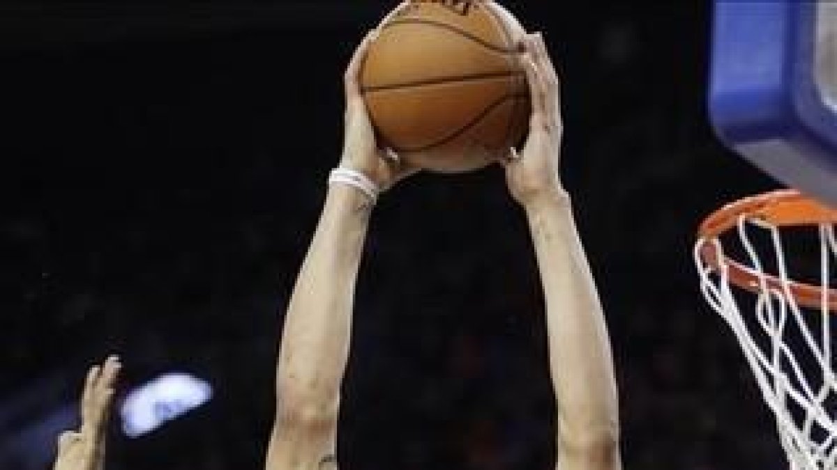 Anthony Davis, durante una acción del juego.-AP / CARLOS OSORIO