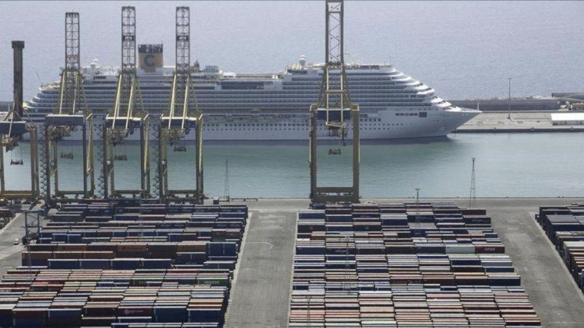 Puerto de Barcelona.-JOAN CORTADELLAS