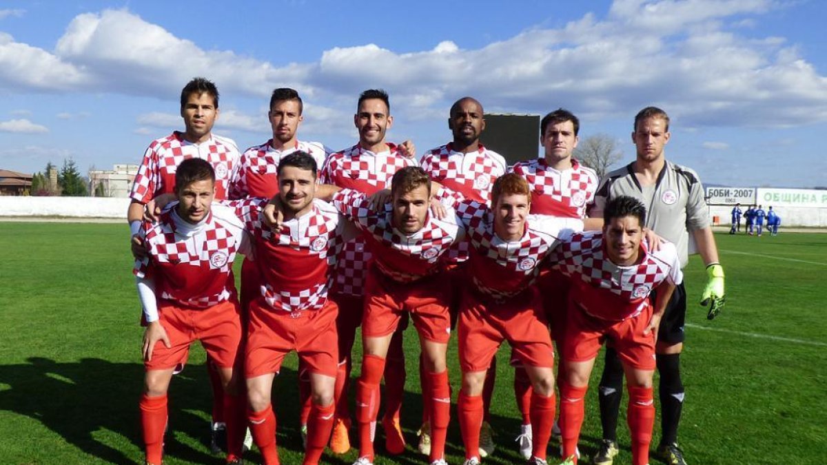 Once del combinado regional en el último encuentro de la Copa de las Regiones disputado en Bulgaria.-FCYLF