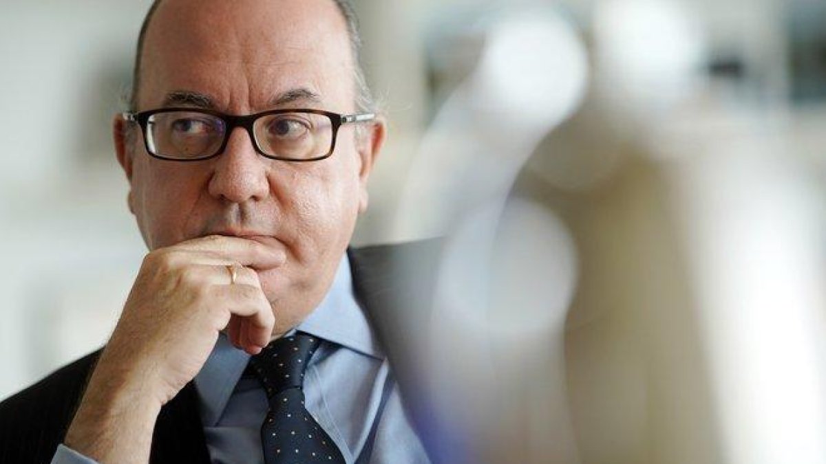 José María Roldán, presidente de la Asociación Española de Banca (AEB), en su despacho.-JOSÉ LUIS ROCA