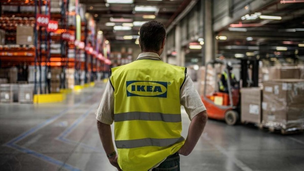 Almacén de Ikea en Saint-Quentin-Fallavier, Francia.-/ AFP / JEFF PACHOUD