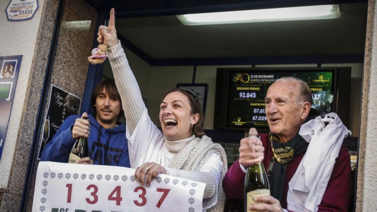 Celebracion del gordo del Sorteo de Navidad.-MIGUEL LORENZO
