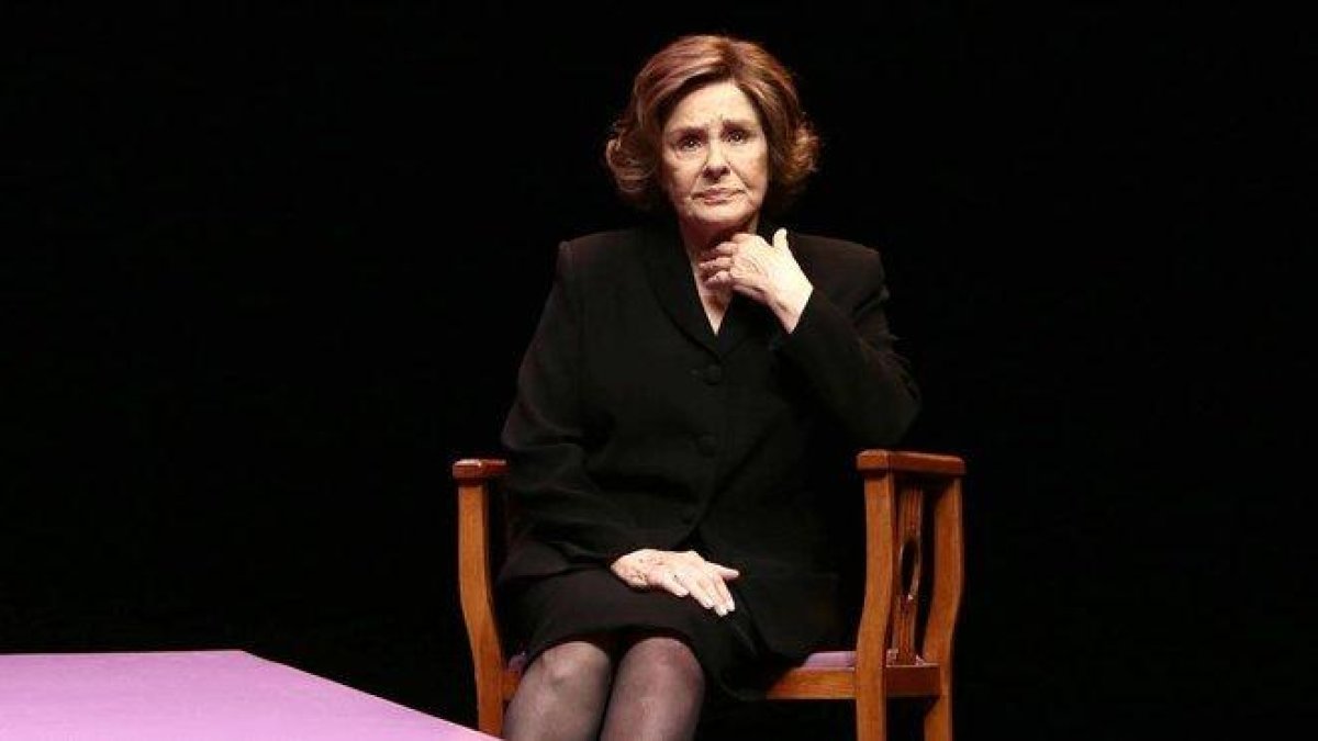 Lola Herrera, en su papel en ’Cinco horas con Mario’.-EUROPA PRESS