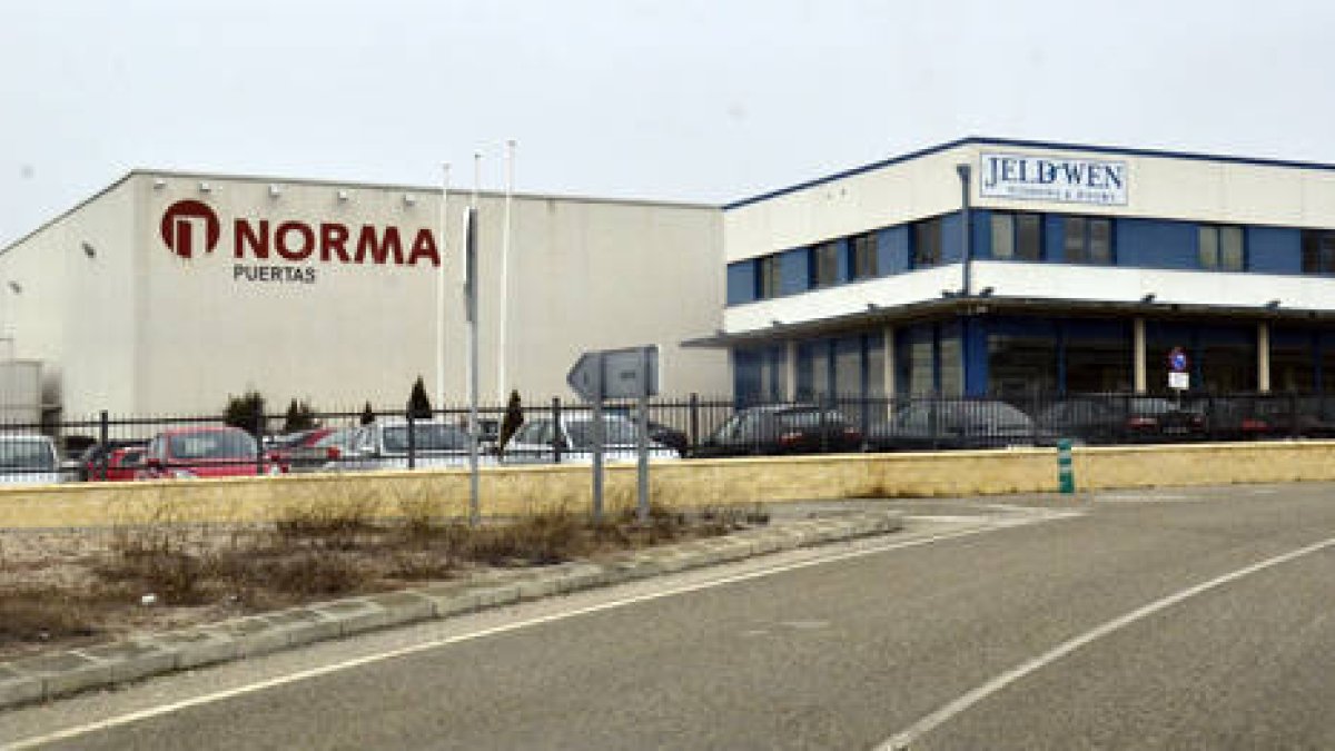 Fábrica de Puertas Norma en San Leonardo. / V. G. -
