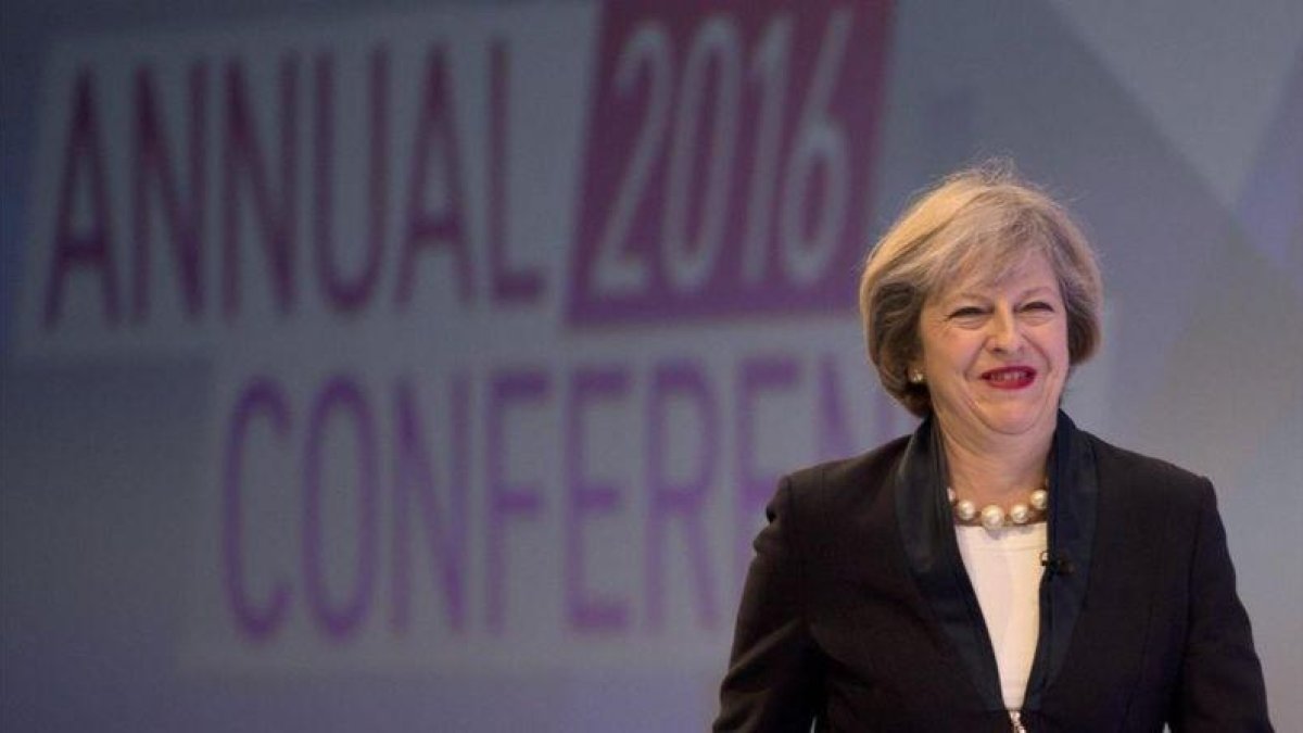 Theresa May, en la conferencia anual de la Confederación de la Industria Británica, en Londres, el 21 de noviembre.-AFP / JUSTIN TALLIS